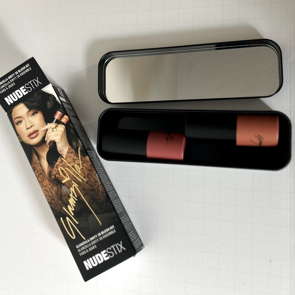 NIB NUDESTIX glamzilla dirty 30 blush kit